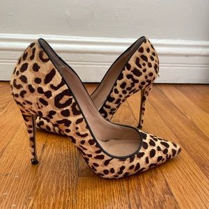 STEVE MADDEN- Calf hair leopard pump